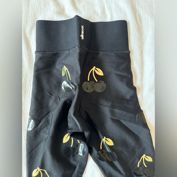 Ultracore Cherry Legging - Picture 3 of 4